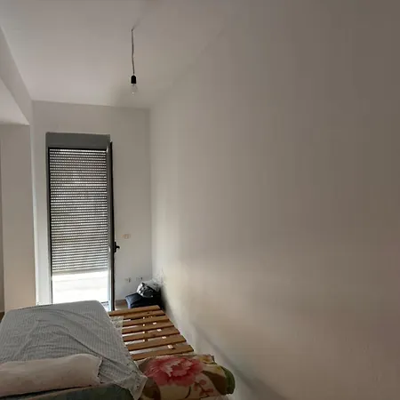 Apartament Plazhi *